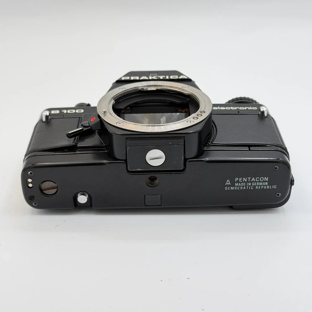 Praktica B100 Electronic 35mm SLR Film Camera Body Pentacon Black Made in GDR